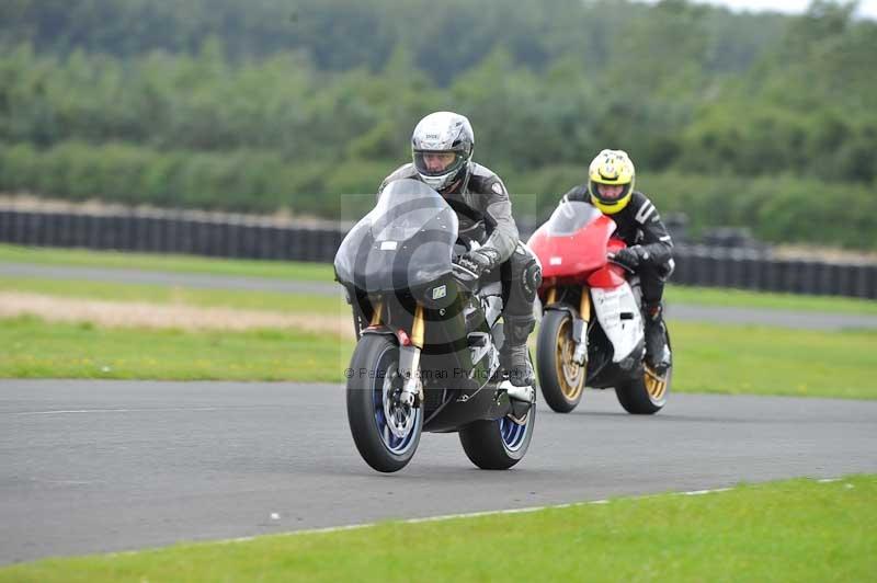 Motorcycle action photographs;cadwell;cadwell park photographs;event digital images;eventdigitalimages;motor racing louth lincolnshire;no limits trackdays;peter wileman photography;trackday;trackday digital images;trackday photos