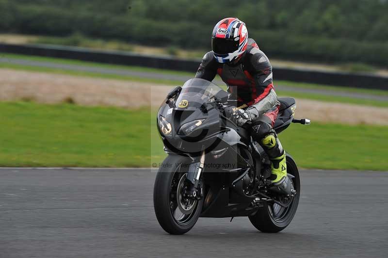 Motorcycle action photographs;cadwell;cadwell park photographs;event digital images;eventdigitalimages;motor racing louth lincolnshire;no limits trackdays;peter wileman photography;trackday;trackday digital images;trackday photos