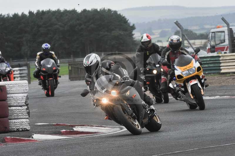 Motorcycle action photographs;cadwell;cadwell park photographs;event digital images;eventdigitalimages;motor racing louth lincolnshire;no limits trackdays;peter wileman photography;trackday;trackday digital images;trackday photos