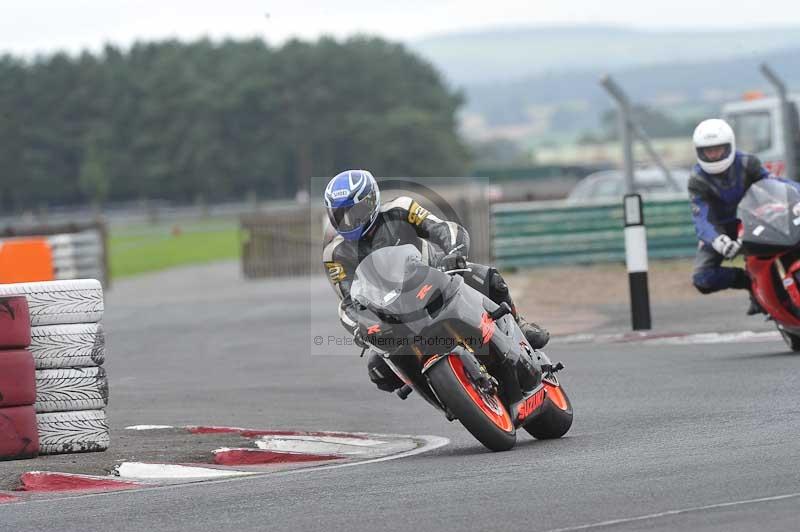 Motorcycle action photographs;cadwell;cadwell park photographs;event digital images;eventdigitalimages;motor racing louth lincolnshire;no limits trackdays;peter wileman photography;trackday;trackday digital images;trackday photos