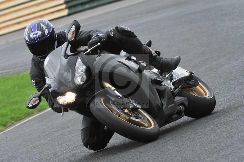 Motorcycle action photographs;cadwell;cadwell park photographs;event digital images;eventdigitalimages;motor racing louth lincolnshire;no limits trackdays;peter wileman photography;trackday;trackday digital images;trackday photos