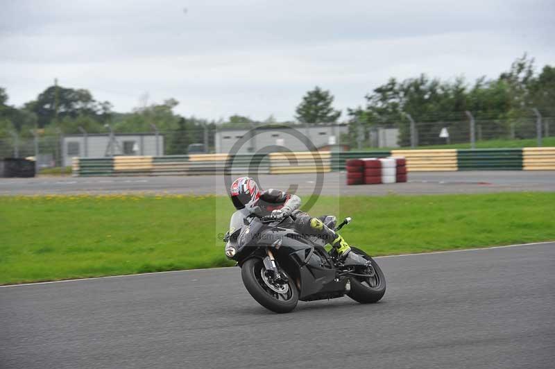 Motorcycle action photographs;cadwell;cadwell park photographs;event digital images;eventdigitalimages;motor racing louth lincolnshire;no limits trackdays;peter wileman photography;trackday;trackday digital images;trackday photos