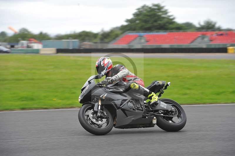 Motorcycle action photographs;cadwell;cadwell park photographs;event digital images;eventdigitalimages;motor racing louth lincolnshire;no limits trackdays;peter wileman photography;trackday;trackday digital images;trackday photos