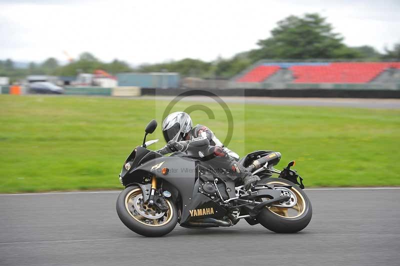 Motorcycle action photographs;cadwell;cadwell park photographs;event digital images;eventdigitalimages;motor racing louth lincolnshire;no limits trackdays;peter wileman photography;trackday;trackday digital images;trackday photos