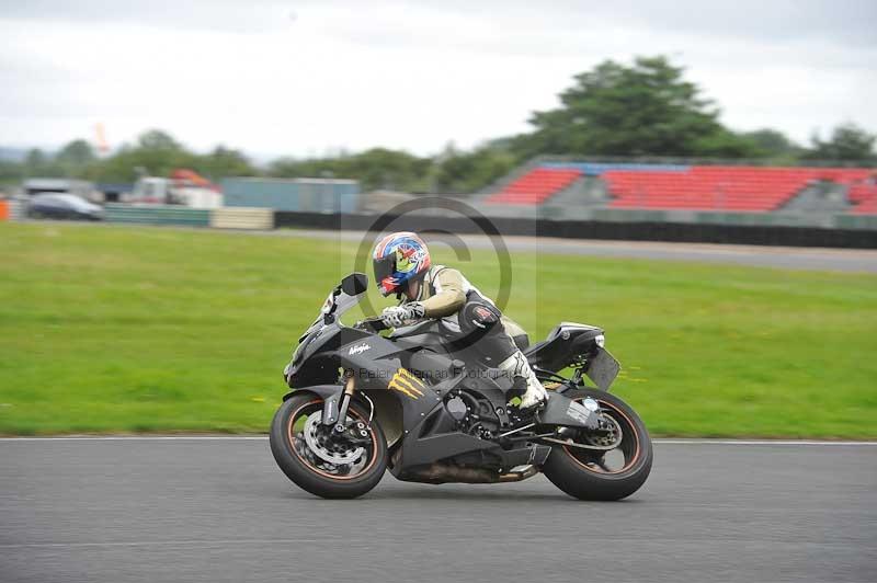 Motorcycle action photographs;cadwell;cadwell park photographs;event digital images;eventdigitalimages;motor racing louth lincolnshire;no limits trackdays;peter wileman photography;trackday;trackday digital images;trackday photos