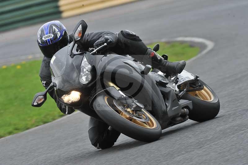 Motorcycle action photographs;cadwell;cadwell park photographs;event digital images;eventdigitalimages;motor racing louth lincolnshire;no limits trackdays;peter wileman photography;trackday;trackday digital images;trackday photos