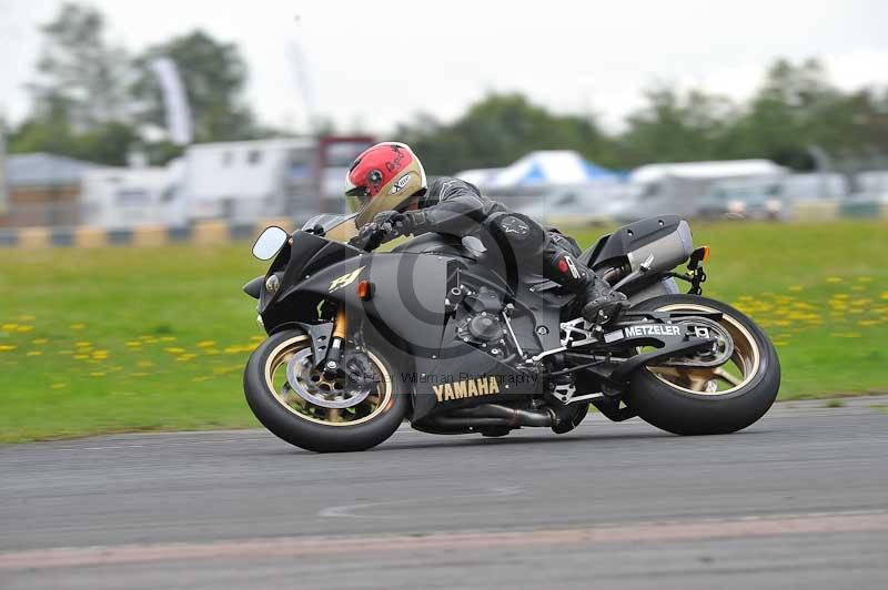 Motorcycle action photographs;cadwell;cadwell park photographs;event digital images;eventdigitalimages;motor racing louth lincolnshire;no limits trackdays;peter wileman photography;trackday;trackday digital images;trackday photos