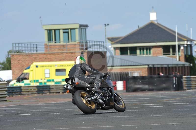 Motorcycle action photographs;cadwell;cadwell park photographs;event digital images;eventdigitalimages;motor racing louth lincolnshire;no limits trackdays;peter wileman photography;trackday;trackday digital images;trackday photos
