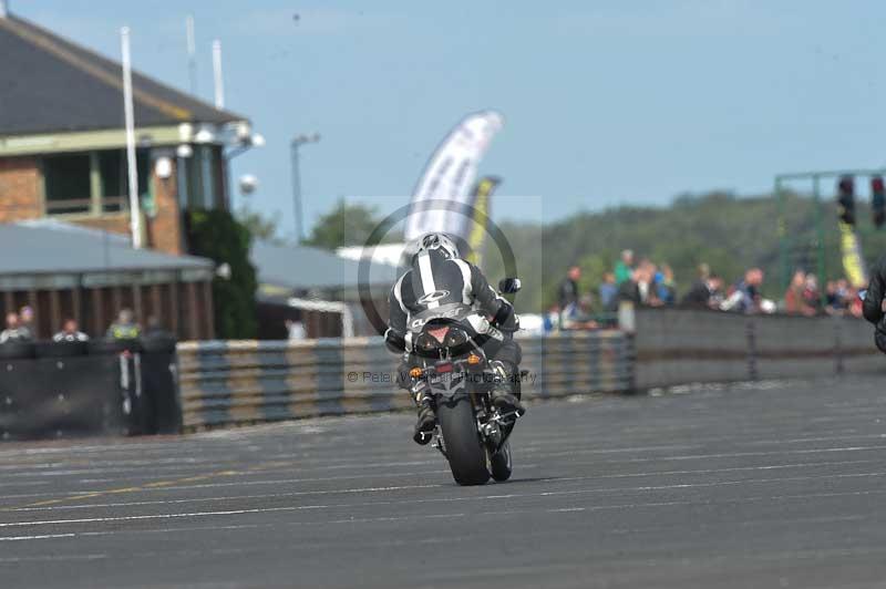 Motorcycle action photographs;cadwell;cadwell park photographs;event digital images;eventdigitalimages;motor racing louth lincolnshire;no limits trackdays;peter wileman photography;trackday;trackday digital images;trackday photos
