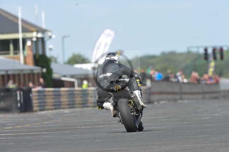 Motorcycle action photographs;cadwell;cadwell park photographs;event digital images;eventdigitalimages;motor racing louth lincolnshire;no limits trackdays;peter wileman photography;trackday;trackday digital images;trackday photos