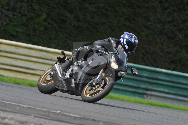 Motorcycle action photographs;cadwell;cadwell park photographs;event digital images;eventdigitalimages;motor racing louth lincolnshire;no limits trackdays;peter wileman photography;trackday;trackday digital images;trackday photos