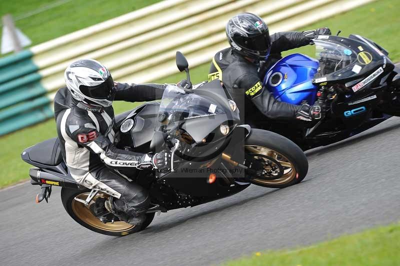 Motorcycle action photographs;cadwell;cadwell park photographs;event digital images;eventdigitalimages;motor racing louth lincolnshire;no limits trackdays;peter wileman photography;trackday;trackday digital images;trackday photos