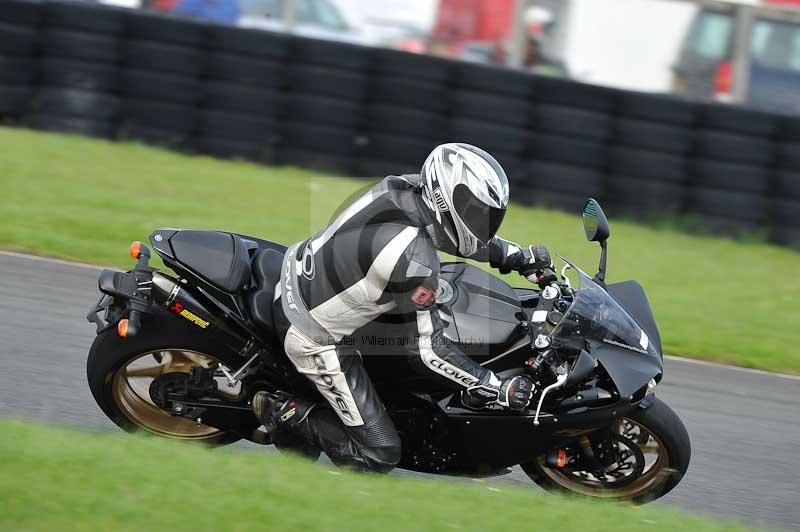 Motorcycle action photographs;cadwell;cadwell park photographs;event digital images;eventdigitalimages;motor racing louth lincolnshire;no limits trackdays;peter wileman photography;trackday;trackday digital images;trackday photos