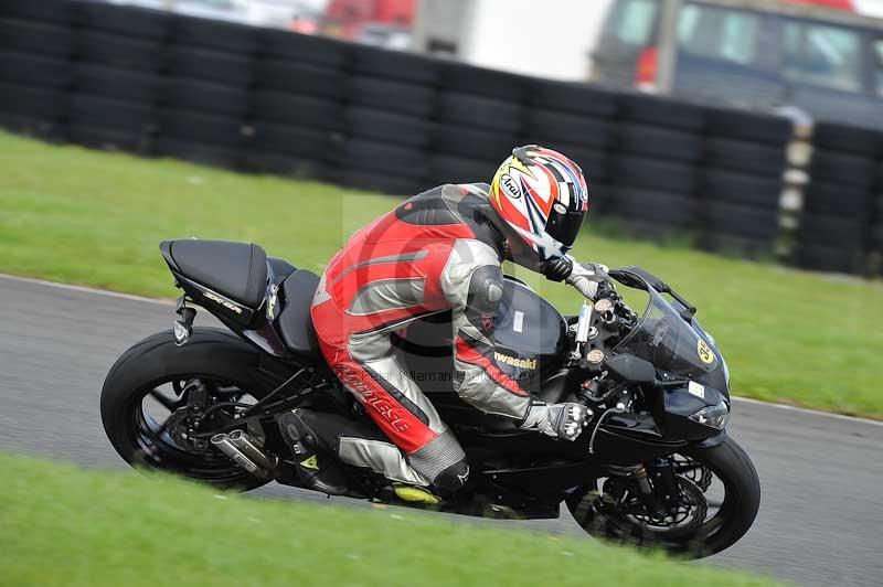Motorcycle action photographs;cadwell;cadwell park photographs;event digital images;eventdigitalimages;motor racing louth lincolnshire;no limits trackdays;peter wileman photography;trackday;trackday digital images;trackday photos