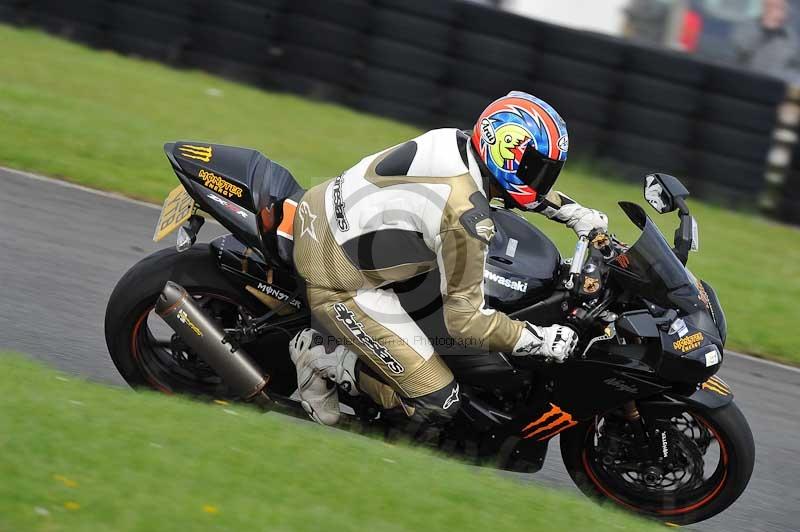 Motorcycle action photographs;cadwell;cadwell park photographs;event digital images;eventdigitalimages;motor racing louth lincolnshire;no limits trackdays;peter wileman photography;trackday;trackday digital images;trackday photos
