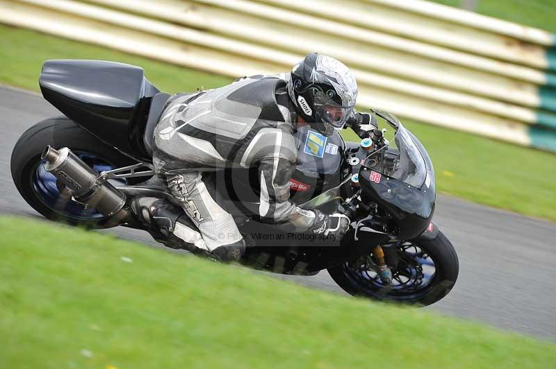 Motorcycle action photographs;cadwell;cadwell park photographs;event digital images;eventdigitalimages;motor racing louth lincolnshire;no limits trackdays;peter wileman photography;trackday;trackday digital images;trackday photos