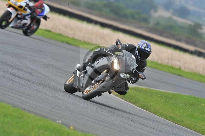 Motorcycle action photographs;cadwell;cadwell park photographs;event digital images;eventdigitalimages;motor racing louth lincolnshire;no limits trackdays;peter wileman photography;trackday;trackday digital images;trackday photos