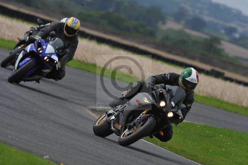 Motorcycle action photographs;cadwell;cadwell park photographs;event digital images;eventdigitalimages;motor racing louth lincolnshire;no limits trackdays;peter wileman photography;trackday;trackday digital images;trackday photos