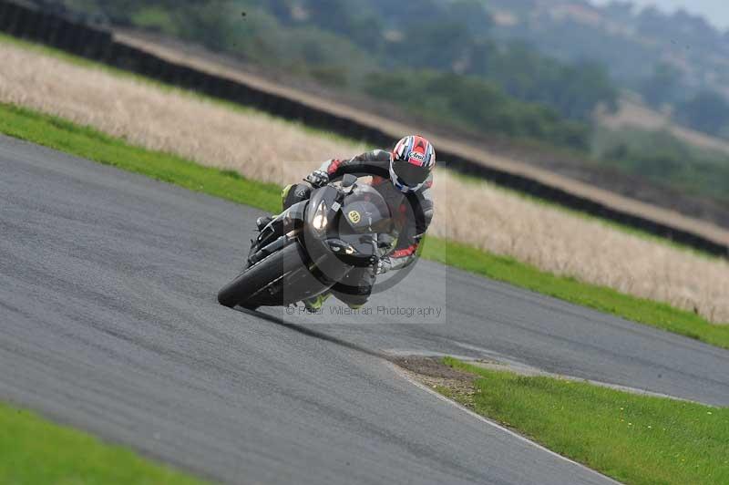 Motorcycle action photographs;cadwell;cadwell park photographs;event digital images;eventdigitalimages;motor racing louth lincolnshire;no limits trackdays;peter wileman photography;trackday;trackday digital images;trackday photos