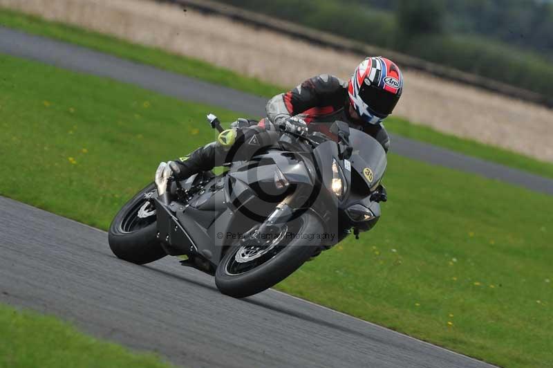 Motorcycle action photographs;cadwell;cadwell park photographs;event digital images;eventdigitalimages;motor racing louth lincolnshire;no limits trackdays;peter wileman photography;trackday;trackday digital images;trackday photos