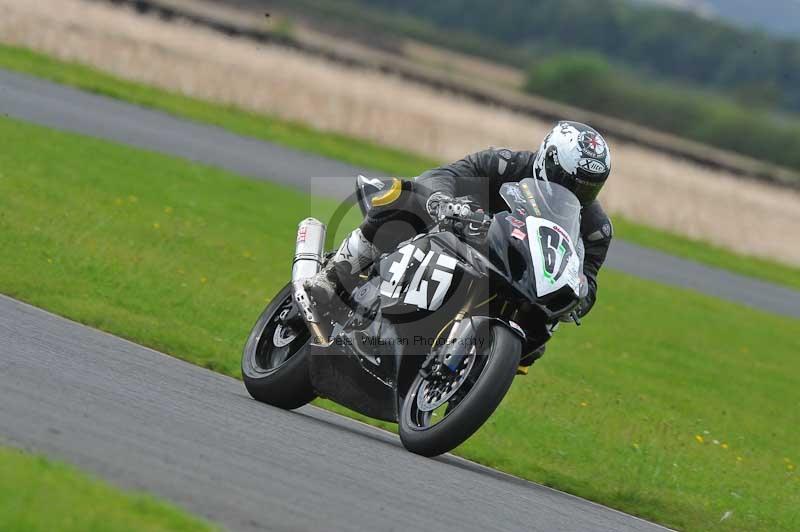 Motorcycle action photographs;cadwell;cadwell park photographs;event digital images;eventdigitalimages;motor racing louth lincolnshire;no limits trackdays;peter wileman photography;trackday;trackday digital images;trackday photos