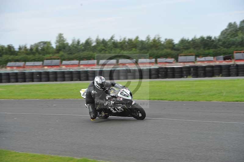 Motorcycle action photographs;cadwell;cadwell park photographs;event digital images;eventdigitalimages;motor racing louth lincolnshire;no limits trackdays;peter wileman photography;trackday;trackday digital images;trackday photos