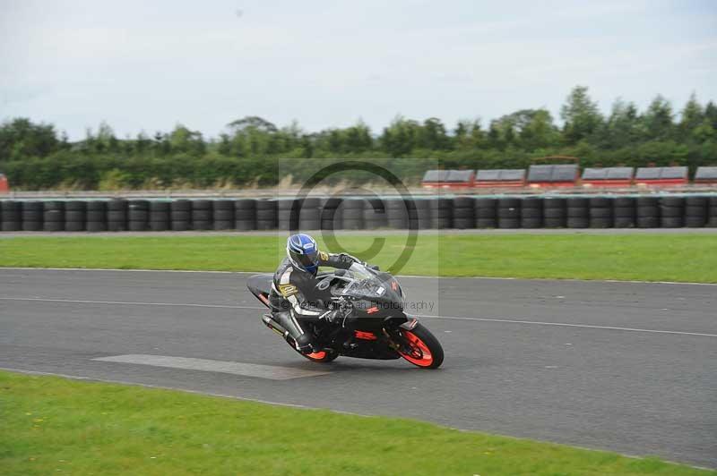Motorcycle action photographs;cadwell;cadwell park photographs;event digital images;eventdigitalimages;motor racing louth lincolnshire;no limits trackdays;peter wileman photography;trackday;trackday digital images;trackday photos