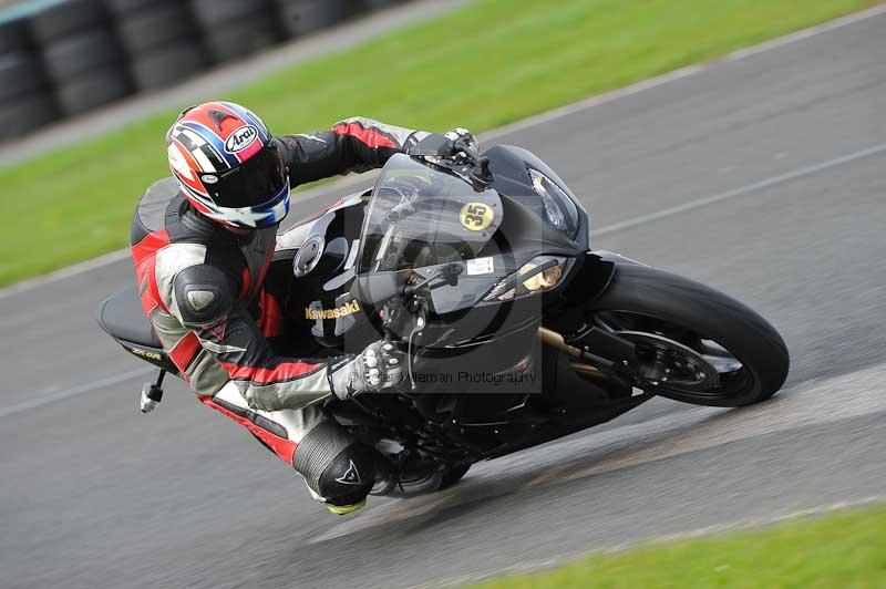 Motorcycle action photographs;cadwell;cadwell park photographs;event digital images;eventdigitalimages;motor racing louth lincolnshire;no limits trackdays;peter wileman photography;trackday;trackday digital images;trackday photos