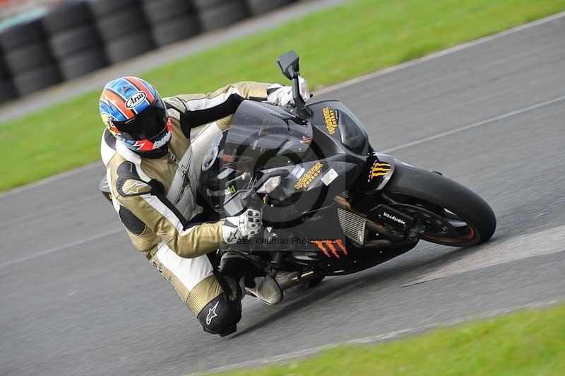 Motorcycle action photographs;cadwell;cadwell park photographs;event digital images;eventdigitalimages;motor racing louth lincolnshire;no limits trackdays;peter wileman photography;trackday;trackday digital images;trackday photos