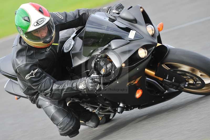 Motorcycle action photographs;cadwell;cadwell park photographs;event digital images;eventdigitalimages;motor racing louth lincolnshire;no limits trackdays;peter wileman photography;trackday;trackday digital images;trackday photos