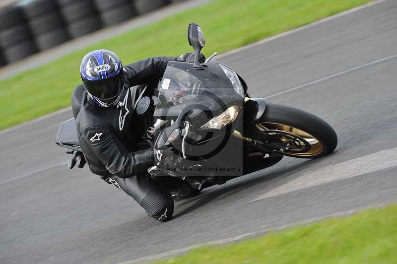 Motorcycle action photographs;cadwell;cadwell park photographs;event digital images;eventdigitalimages;motor racing louth lincolnshire;no limits trackdays;peter wileman photography;trackday;trackday digital images;trackday photos