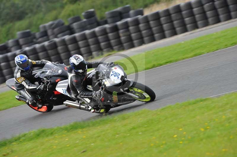 Motorcycle action photographs;cadwell;cadwell park photographs;event digital images;eventdigitalimages;motor racing louth lincolnshire;no limits trackdays;peter wileman photography;trackday;trackday digital images;trackday photos