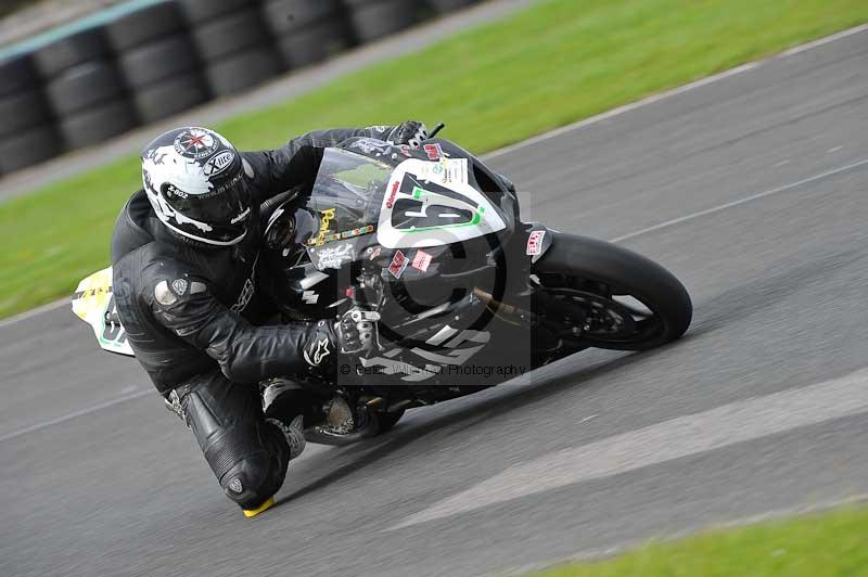 Motorcycle action photographs;cadwell;cadwell park photographs;event digital images;eventdigitalimages;motor racing louth lincolnshire;no limits trackdays;peter wileman photography;trackday;trackday digital images;trackday photos