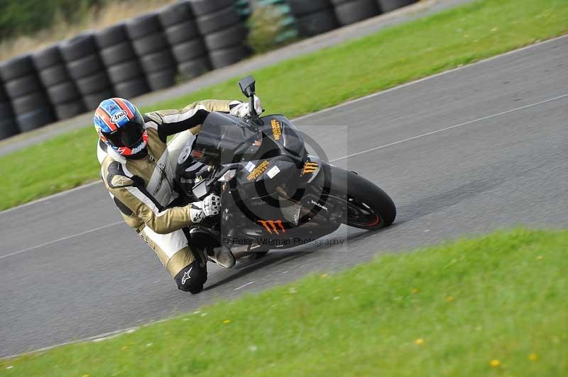 Motorcycle action photographs;cadwell;cadwell park photographs;event digital images;eventdigitalimages;motor racing louth lincolnshire;no limits trackdays;peter wileman photography;trackday;trackday digital images;trackday photos