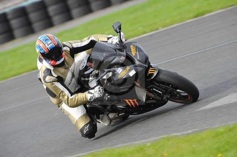 Motorcycle action photographs;cadwell;cadwell park photographs;event digital images;eventdigitalimages;motor racing louth lincolnshire;no limits trackdays;peter wileman photography;trackday;trackday digital images;trackday photos