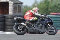 Motorcycle-action-photographs;cadwell;cadwell-park-photographs;event-digital-images;eventdigitalimages;motor-racing-louth-lincolnshire;no-limits-trackdays;peter-wileman-photography;trackday;trackday-digital-images;trackday-photos