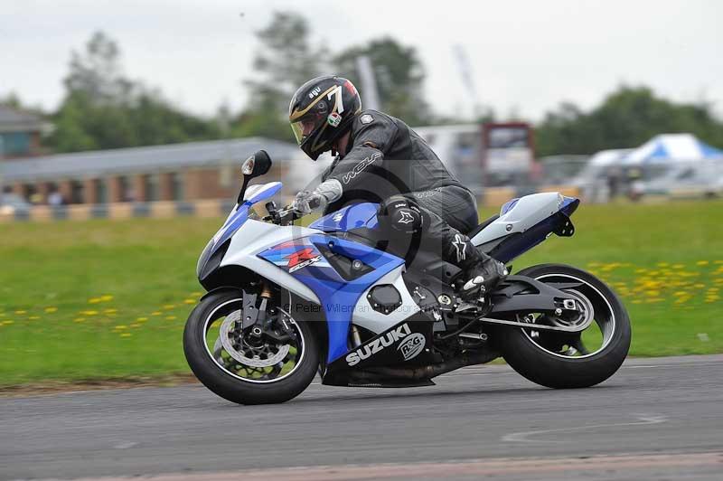 Motorcycle action photographs;cadwell;cadwell park photographs;event digital images;eventdigitalimages;motor racing louth lincolnshire;no limits trackdays;peter wileman photography;trackday;trackday digital images;trackday photos