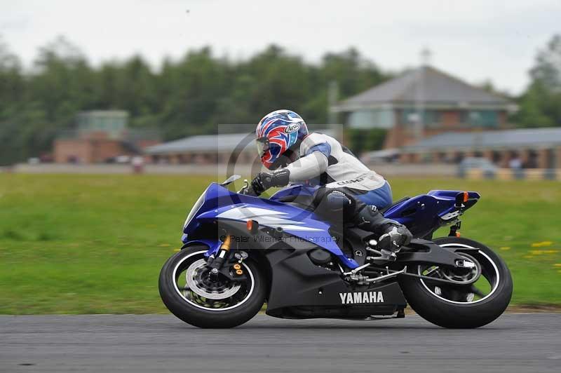 Motorcycle action photographs;cadwell;cadwell park photographs;event digital images;eventdigitalimages;motor racing louth lincolnshire;no limits trackdays;peter wileman photography;trackday;trackday digital images;trackday photos