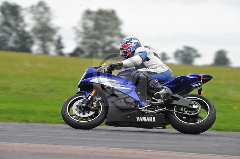 Motorcycle action photographs;cadwell;cadwell park photographs;event digital images;eventdigitalimages;motor racing louth lincolnshire;no limits trackdays;peter wileman photography;trackday;trackday digital images;trackday photos