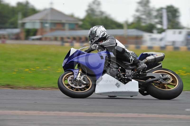 Motorcycle action photographs;cadwell;cadwell park photographs;event digital images;eventdigitalimages;motor racing louth lincolnshire;no limits trackdays;peter wileman photography;trackday;trackday digital images;trackday photos
