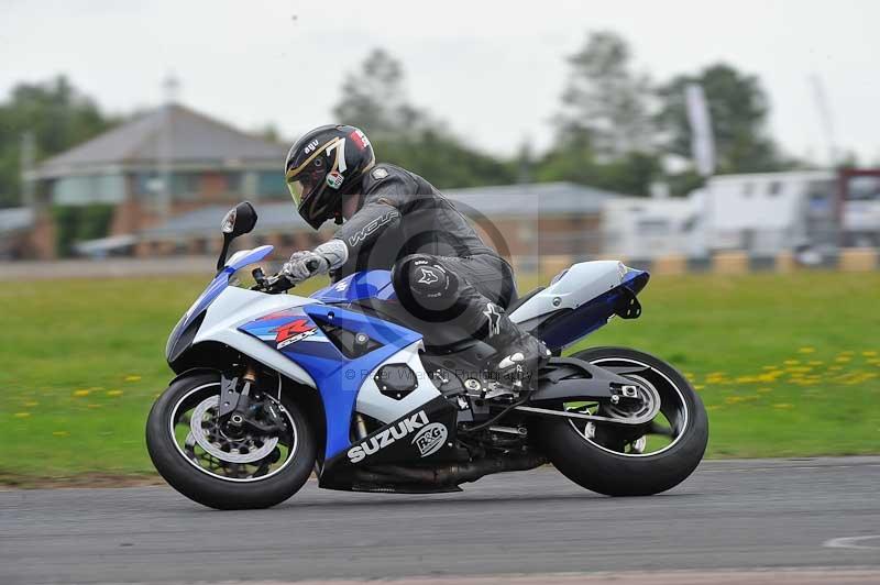 Motorcycle action photographs;cadwell;cadwell park photographs;event digital images;eventdigitalimages;motor racing louth lincolnshire;no limits trackdays;peter wileman photography;trackday;trackday digital images;trackday photos