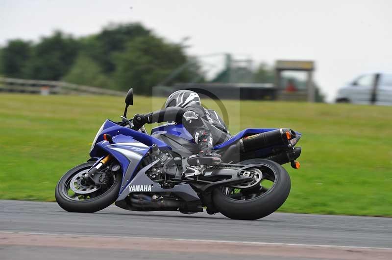 Motorcycle action photographs;cadwell;cadwell park photographs;event digital images;eventdigitalimages;motor racing louth lincolnshire;no limits trackdays;peter wileman photography;trackday;trackday digital images;trackday photos