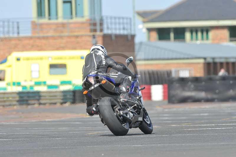 Motorcycle action photographs;cadwell;cadwell park photographs;event digital images;eventdigitalimages;motor racing louth lincolnshire;no limits trackdays;peter wileman photography;trackday;trackday digital images;trackday photos