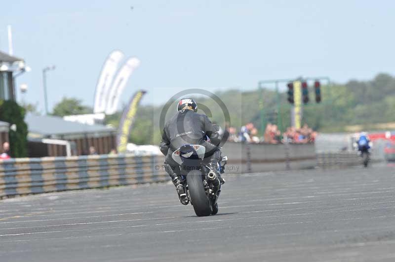 Motorcycle action photographs;cadwell;cadwell park photographs;event digital images;eventdigitalimages;motor racing louth lincolnshire;no limits trackdays;peter wileman photography;trackday;trackday digital images;trackday photos