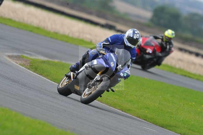 Motorcycle action photographs;cadwell;cadwell park photographs;event digital images;eventdigitalimages;motor racing louth lincolnshire;no limits trackdays;peter wileman photography;trackday;trackday digital images;trackday photos