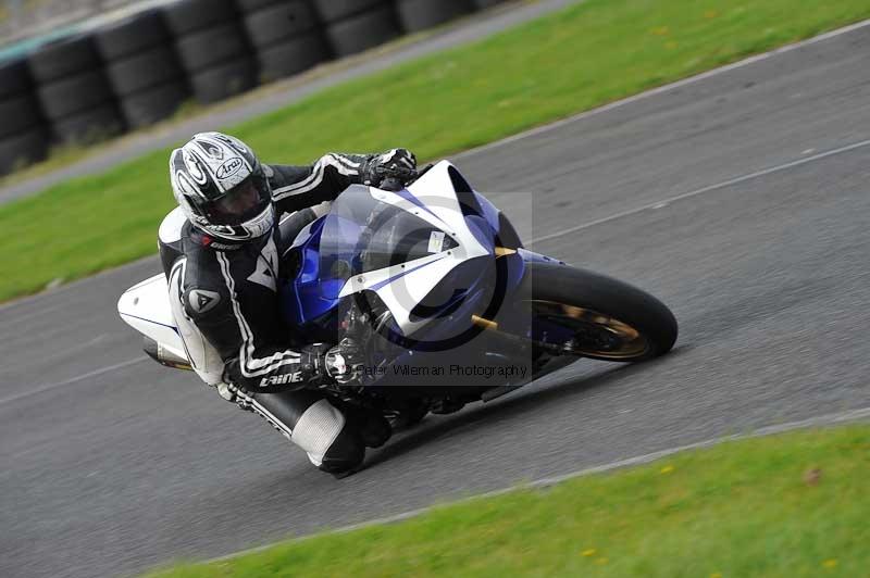Motorcycle action photographs;cadwell;cadwell park photographs;event digital images;eventdigitalimages;motor racing louth lincolnshire;no limits trackdays;peter wileman photography;trackday;trackday digital images;trackday photos