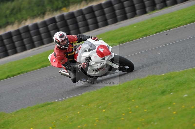 Motorcycle action photographs;cadwell;cadwell park photographs;event digital images;eventdigitalimages;motor racing louth lincolnshire;no limits trackdays;peter wileman photography;trackday;trackday digital images;trackday photos