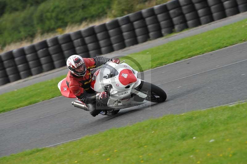 Motorcycle action photographs;cadwell;cadwell park photographs;event digital images;eventdigitalimages;motor racing louth lincolnshire;no limits trackdays;peter wileman photography;trackday;trackday digital images;trackday photos