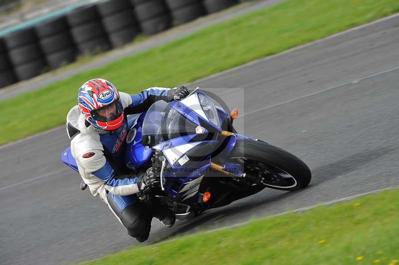Motorcycle action photographs;cadwell;cadwell park photographs;event digital images;eventdigitalimages;motor racing louth lincolnshire;no limits trackdays;peter wileman photography;trackday;trackday digital images;trackday photos