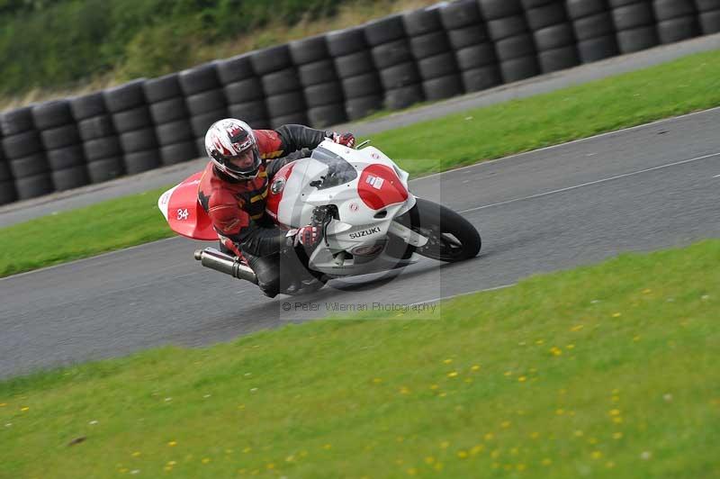 Motorcycle action photographs;cadwell;cadwell park photographs;event digital images;eventdigitalimages;motor racing louth lincolnshire;no limits trackdays;peter wileman photography;trackday;trackday digital images;trackday photos